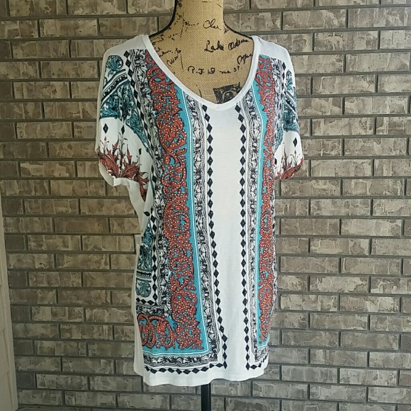 Vocal oversize v neck Aztec design women's shirt - Picture 2 of 8